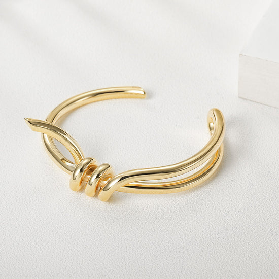 Golden Twisted Creative Bracelet-NSB1656ST