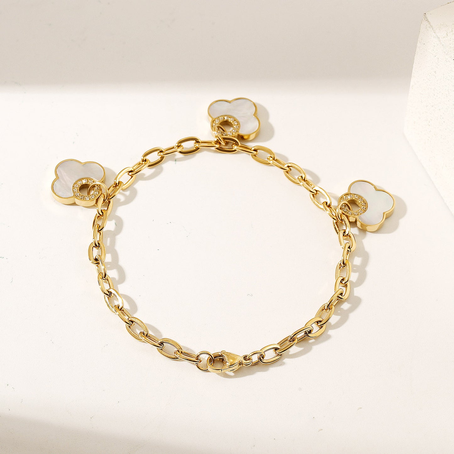 Golden Chain White Flower Bracelet-NSB1931STGCWT