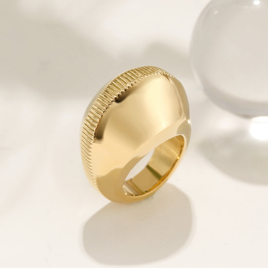 Exaggerated Shell Ring-NSR180STGC