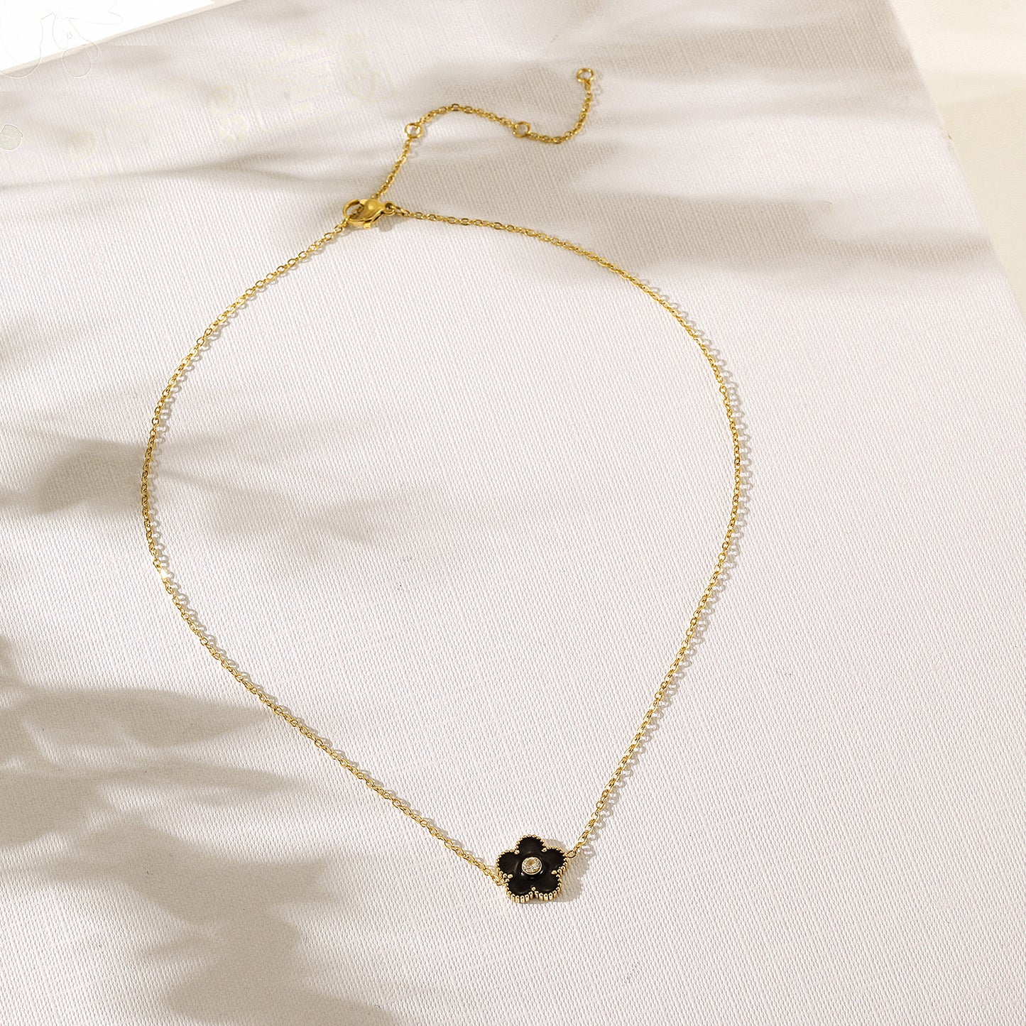 Black floral necklace-NSSN861STGCBK