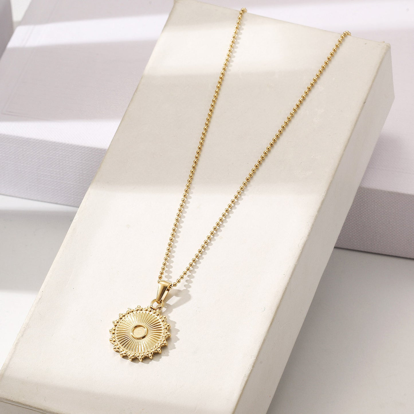 Vintage Sun Pendant Necklace - NSSN940STGC