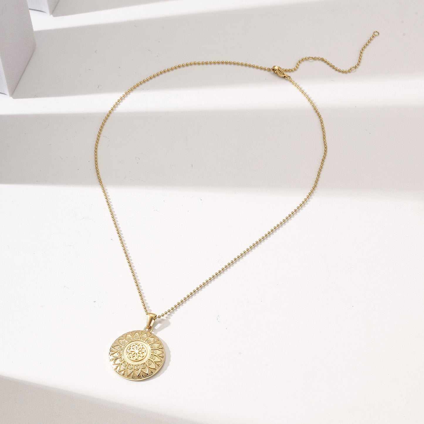 Gold Flower Pattern Necklace - NSSN941STGC