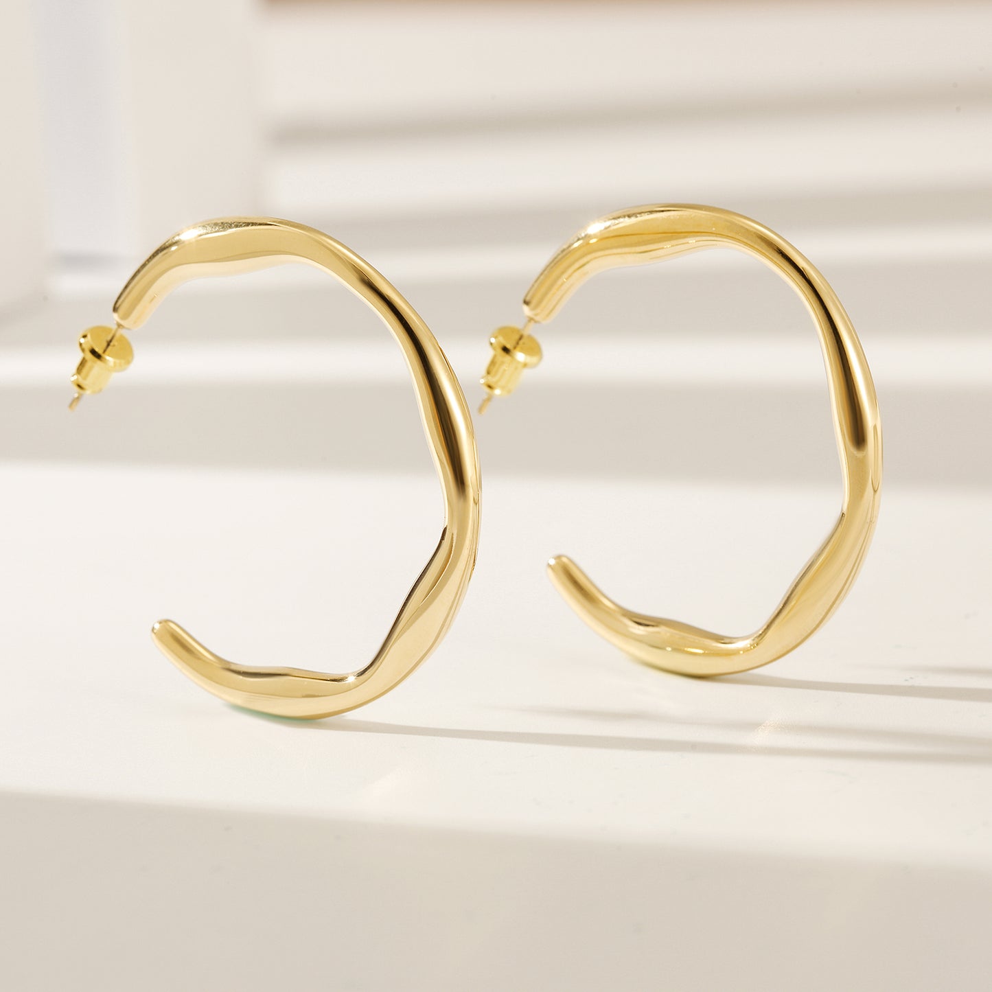 Twisted C-shaped earrings-SCE448ST