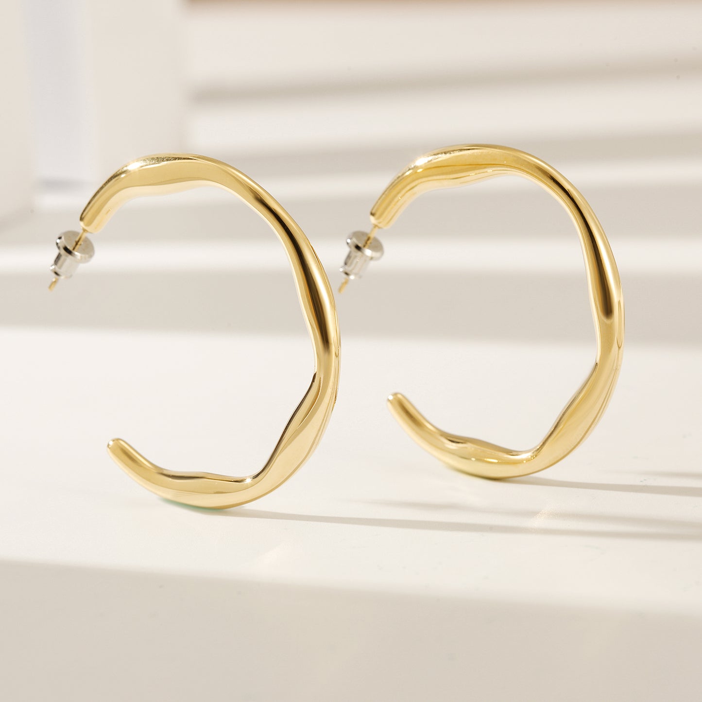 Twisted gold C-shaped earrings-SCE448STMC