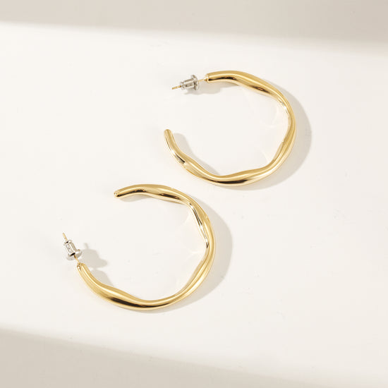 Twisted gold C-shaped earrings-SCE448STMC