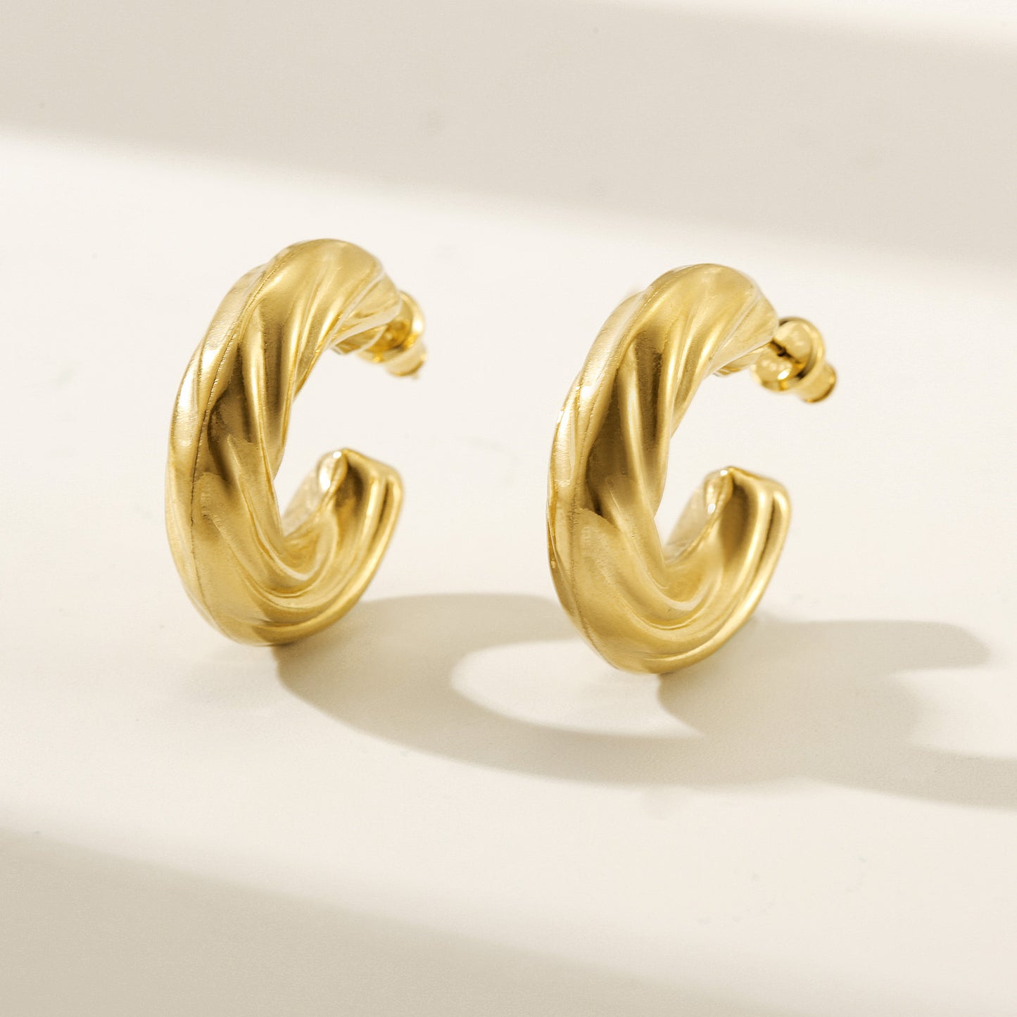 Twisted C-shaped earrings-SCE458STGC