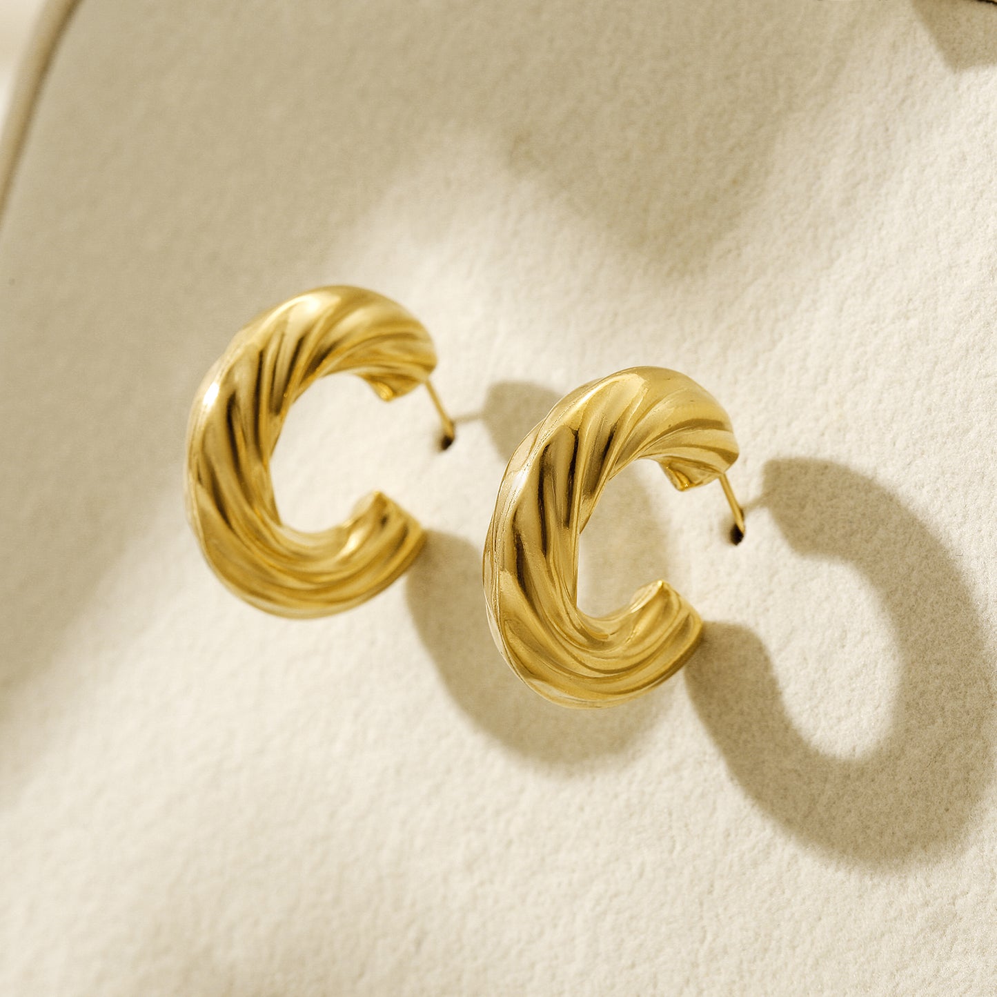 Twisted C-shaped earrings-SCE458STGC